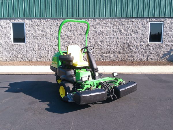 John Deere 2500B Greensmower - Image 8