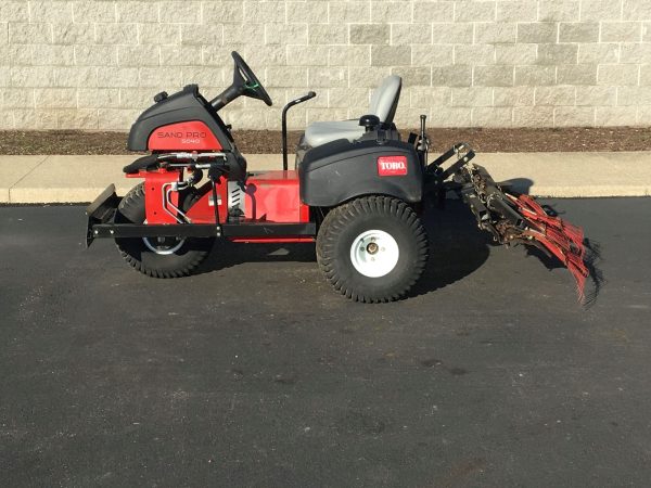 2010 TORO SAND PRO 5040 BUNKER RAKE - Image 5