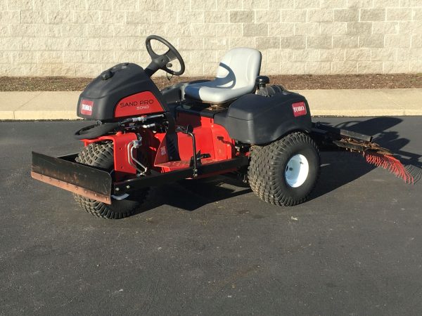 2010 TORO SAND PRO 5040 BUNKER RAKE - Image 11