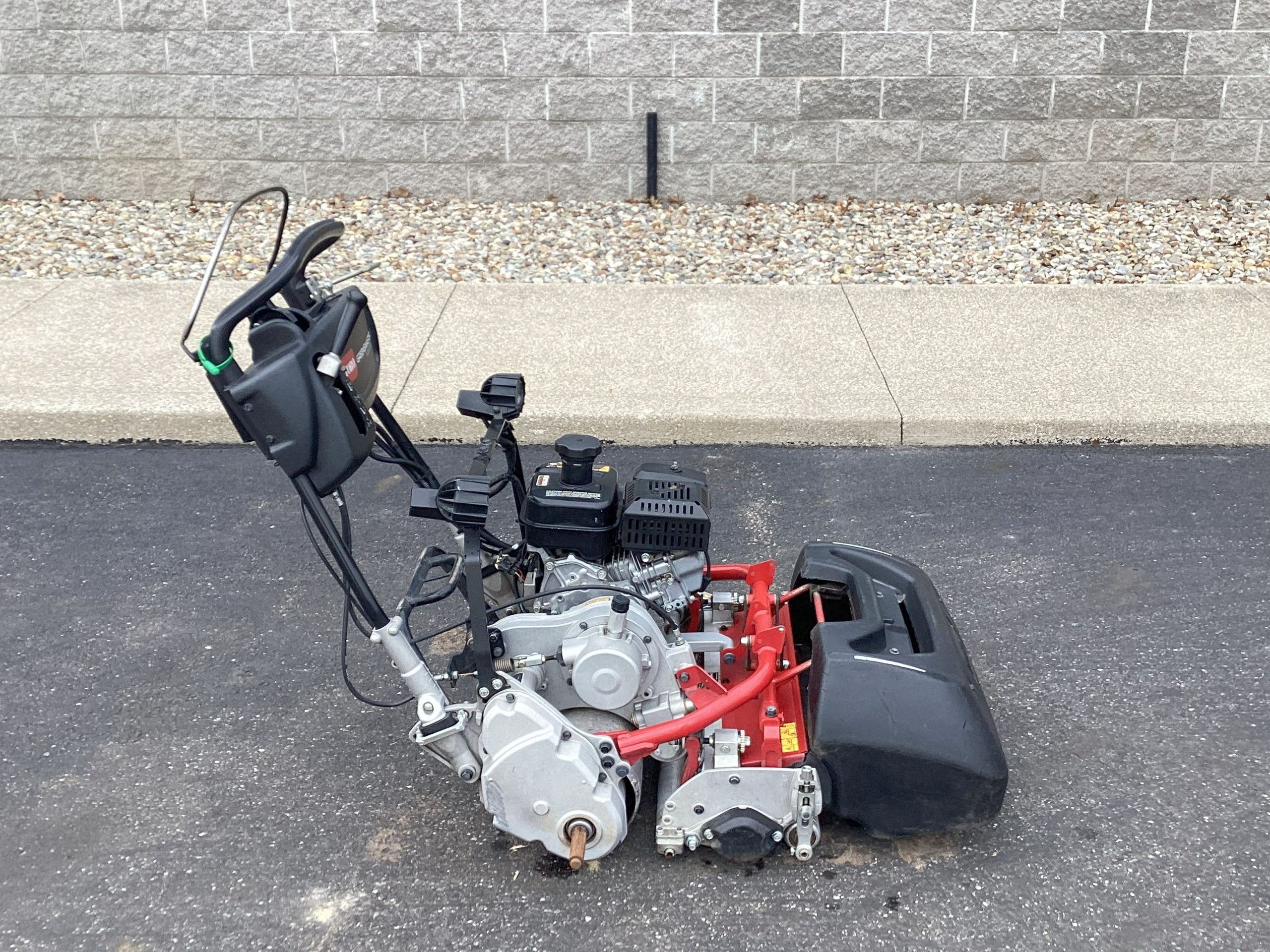2016 Toro Greensmaster FLEX 2120 Walk Behind - Image 4