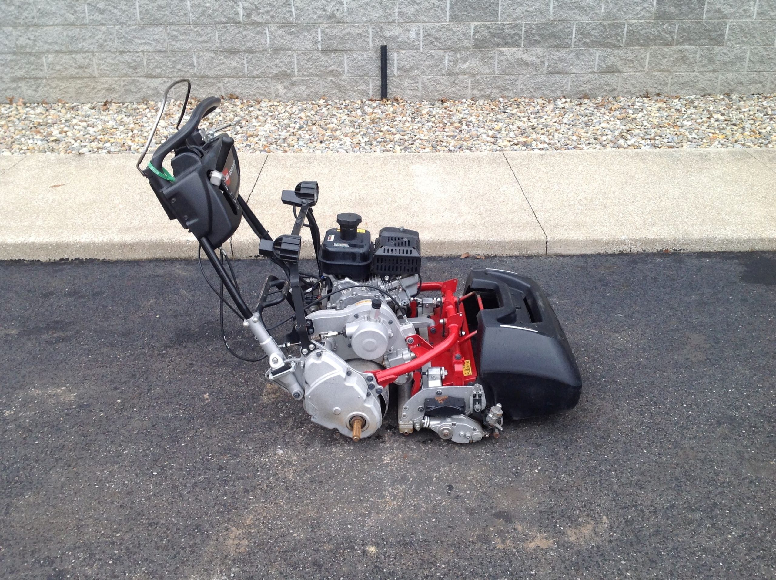 2016 Toro Greensmaster FLEX 2120 Walk Behind - Image 3