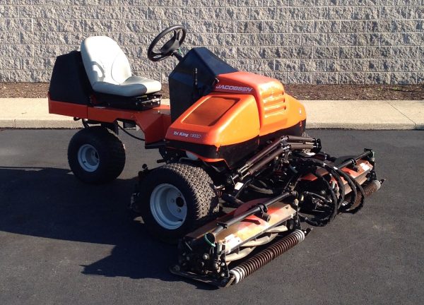 Jacobsen TriKing 1900-D Trim Mower - Image 2